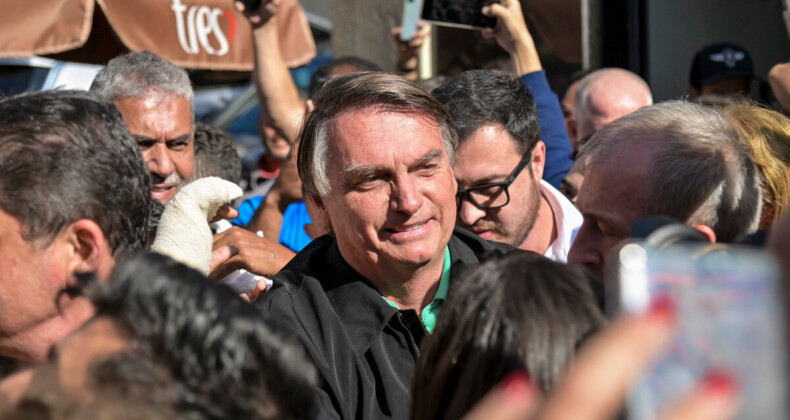 Bolsonaro, 2030 yılına kadar siyasetten men edildi