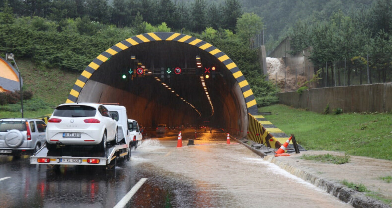 Bolu Dağı Tüneli İstanbul yönü ulaşıma kapatıldı