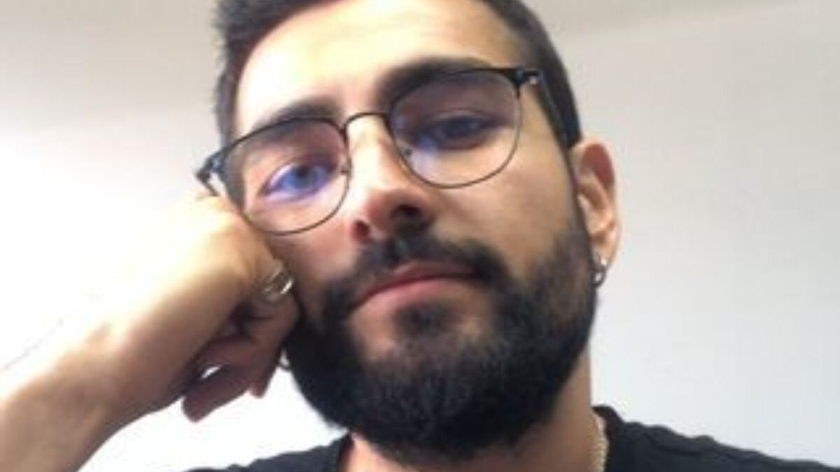 Bursa’da kaldırıma savrulup ağaca vuran motosiklet sürücüsü kurtarılamadı