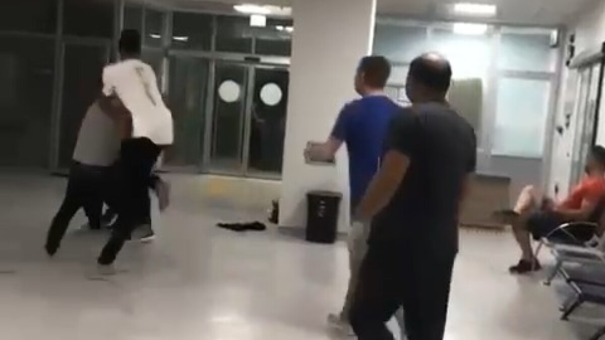 Bursa’daki hastanede yumruklar havada uçuştu