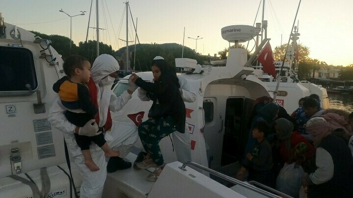 Çanakkale’de 45 kaçak göçmen kurtarıldı