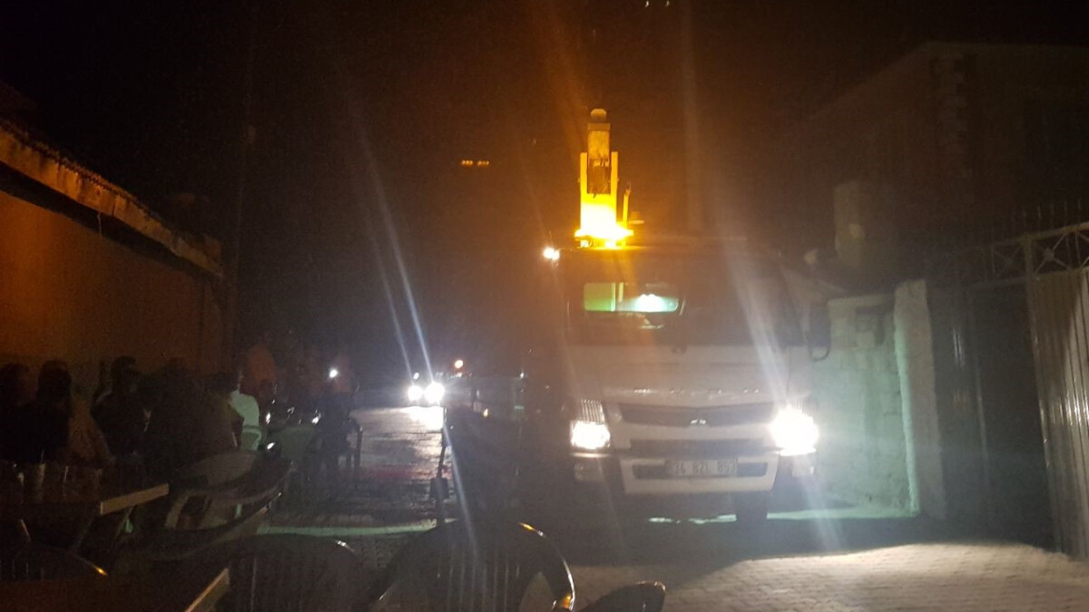 Çorum’da düğünde havaya ateş eden adam elektrik tellerini kopardı