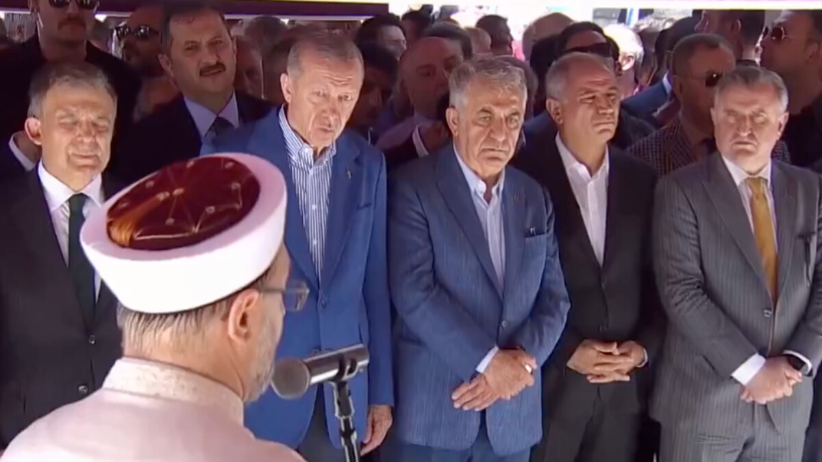 Cumhurbaşkanı Erdoğan, Hayati Yazıcı’nın annesinin cenaze töreninde