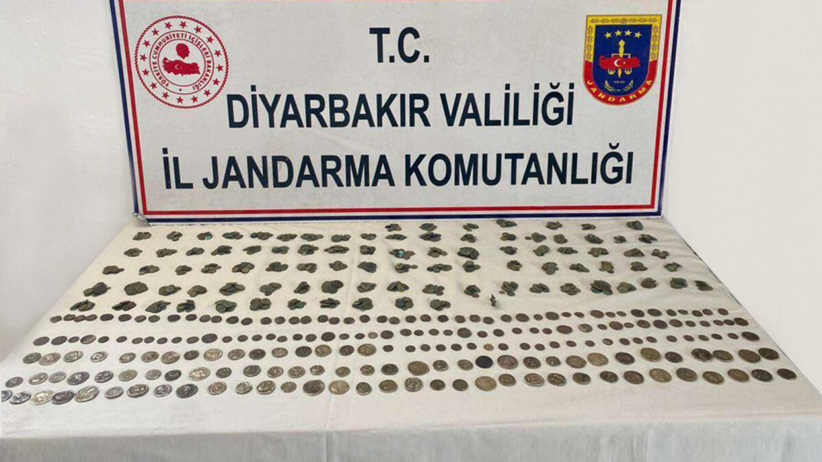 Diyarbakır’da tarihi eser satışına jandarmadan suçüstü