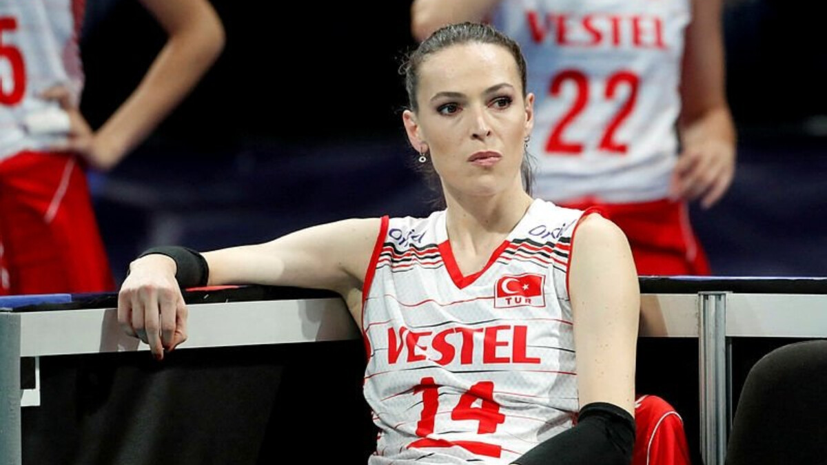 Eda Erdem’in Tarkan’la verdiği poz sosyal medyayı salladı: ‘Megastar ve ben’