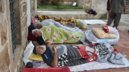 Edirne’de tuvalat işletmecisi Tarihi Kırkpınar Yağlı Güreşleri’ni izlemeye gelenlerden önden para aldı