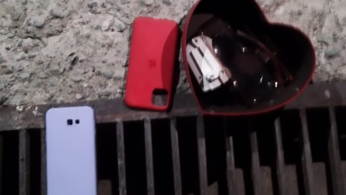 Elazığ’daki hırsız, kaçarken çaldıklarını düşürdü