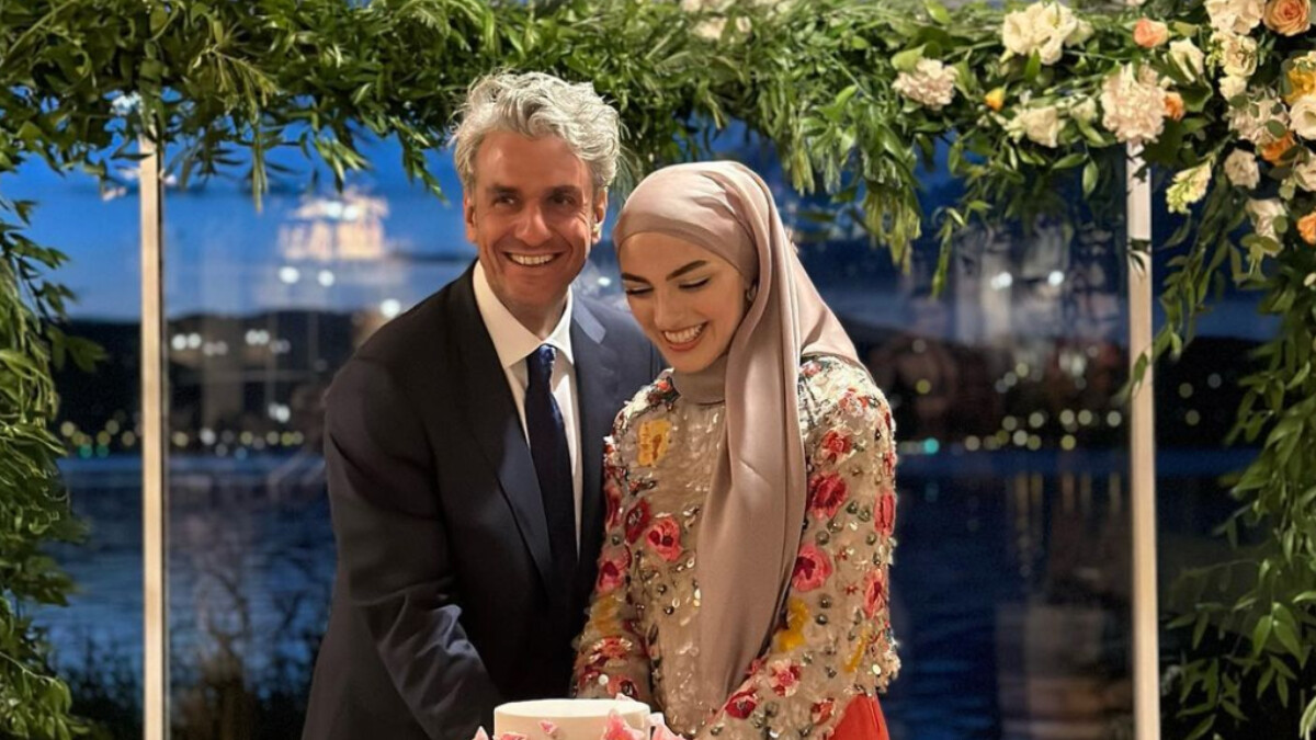 Güldür Güldür’ün Mesut’u nişanlısıyla poz verdi! O poza beğeni ve yorum yağdı..