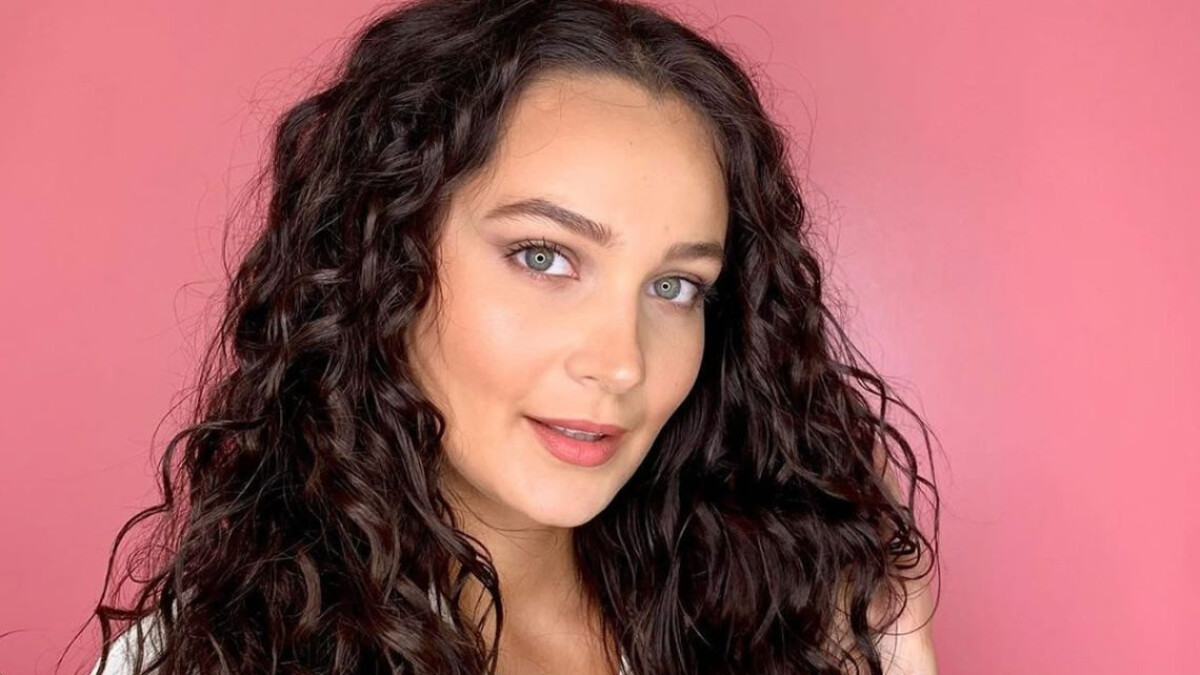 Gülsim Ali annesiyle poz verdi sosyal medya sallandı! ‘Güzelliğin kaynağı belli oldu’