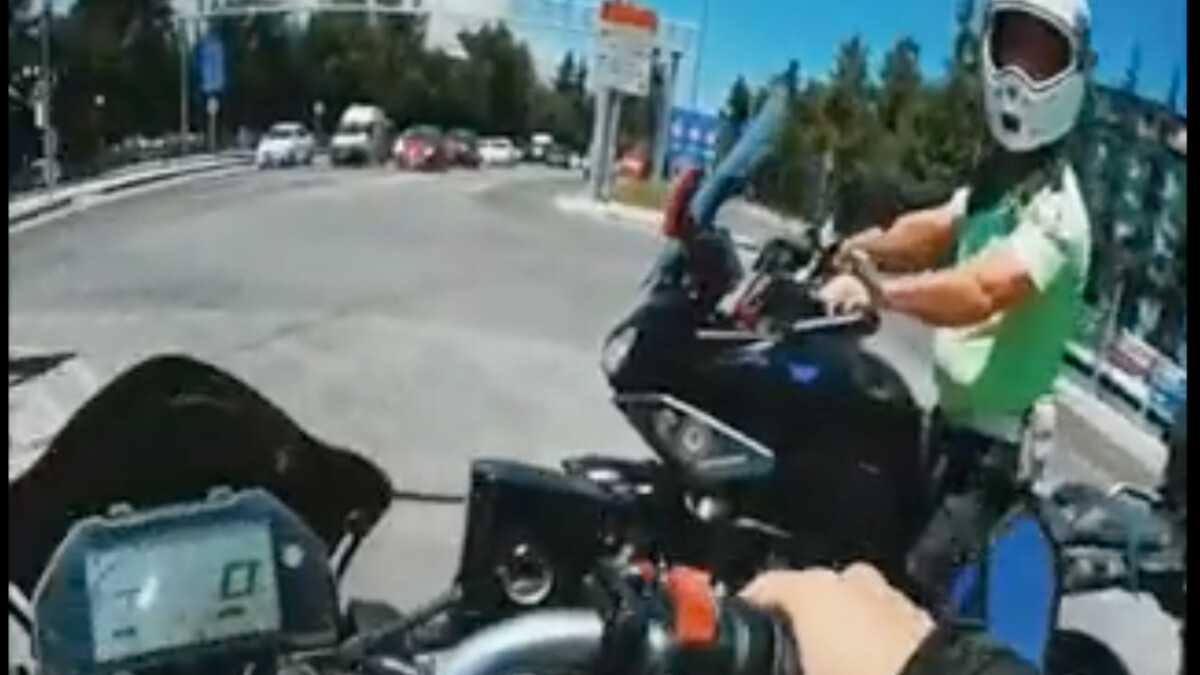 Herkes ceza yazacak sanmıştı! Trafik polisinin yaptığı konuşma izleyenleri duygulandırdı..