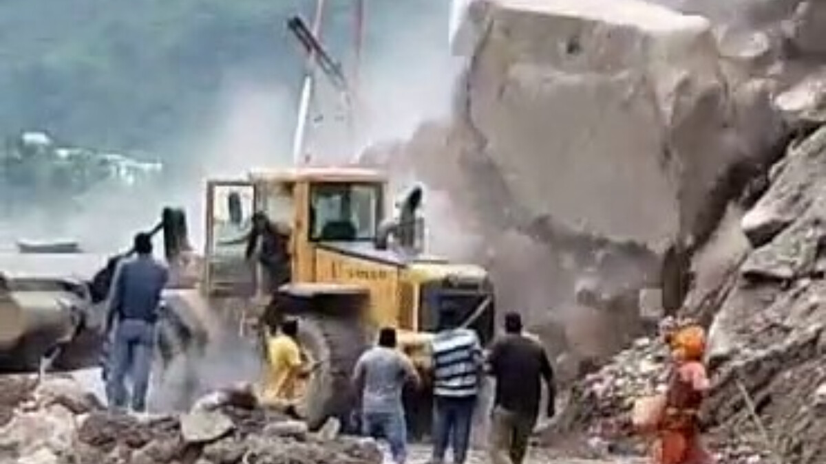 Hindistan’da sürücünün kurtuluşu kamerada