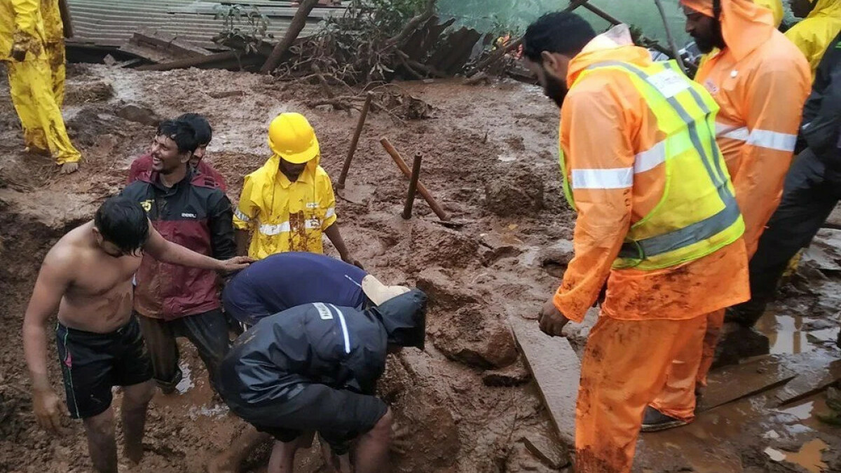 Hindistan’da toprak kaymasında can kaybı 26’ya yükseldi