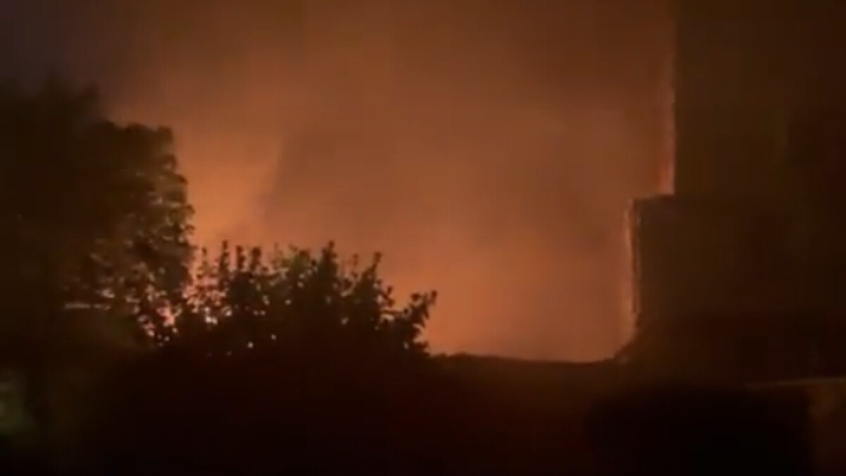 Irak’ta Sadr yanlıları, İsveç Büyükelçiliği’ni ateşe verdi