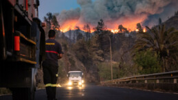 İspanya’nın La Palma Adası’nda çıkan yangın nedeniyle 4 bin kişi tahliye edildi