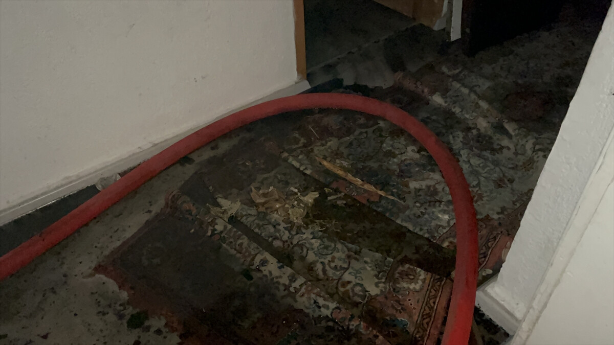 Isparta’da prizde unutulan şarj aleti yangına neden oldu! Daire küle döndü