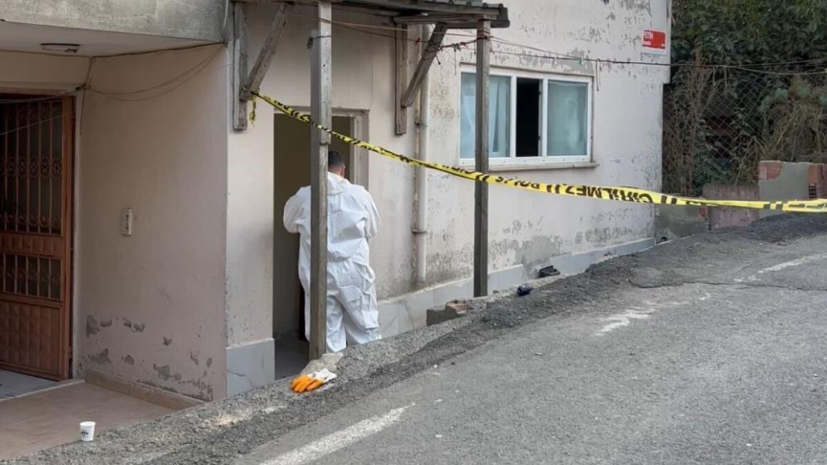 İstanbul Sultangazi’de ev sahibi kiralık evinde yorgana sarılı kadın cesedi buldu