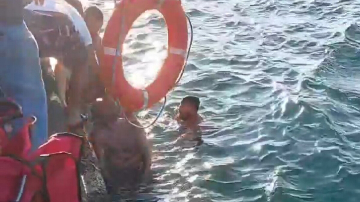 İstanbul’da boğulma tehlikesi yaşayan adamı çevredekiler kurtardı