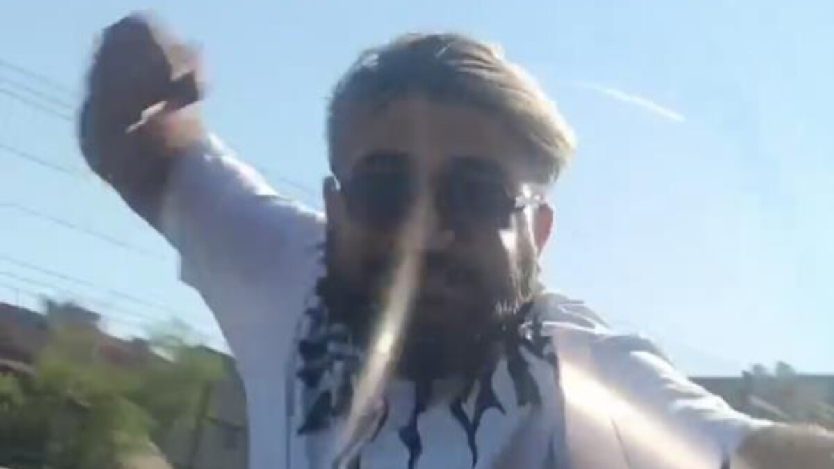 İstanbul’da içerisinde hamile kadının bulunduğu araca saldırı