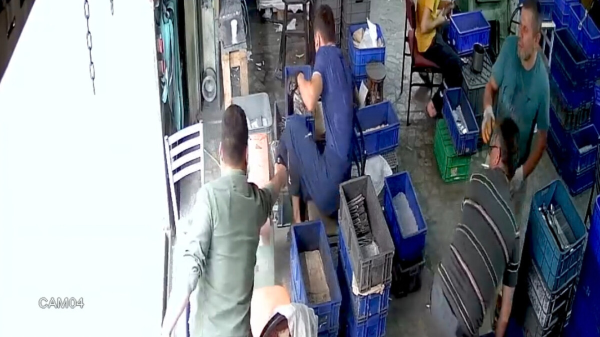 İstanbul’da kulaklıkla müzik dinliyor diye ayağından vuruldu