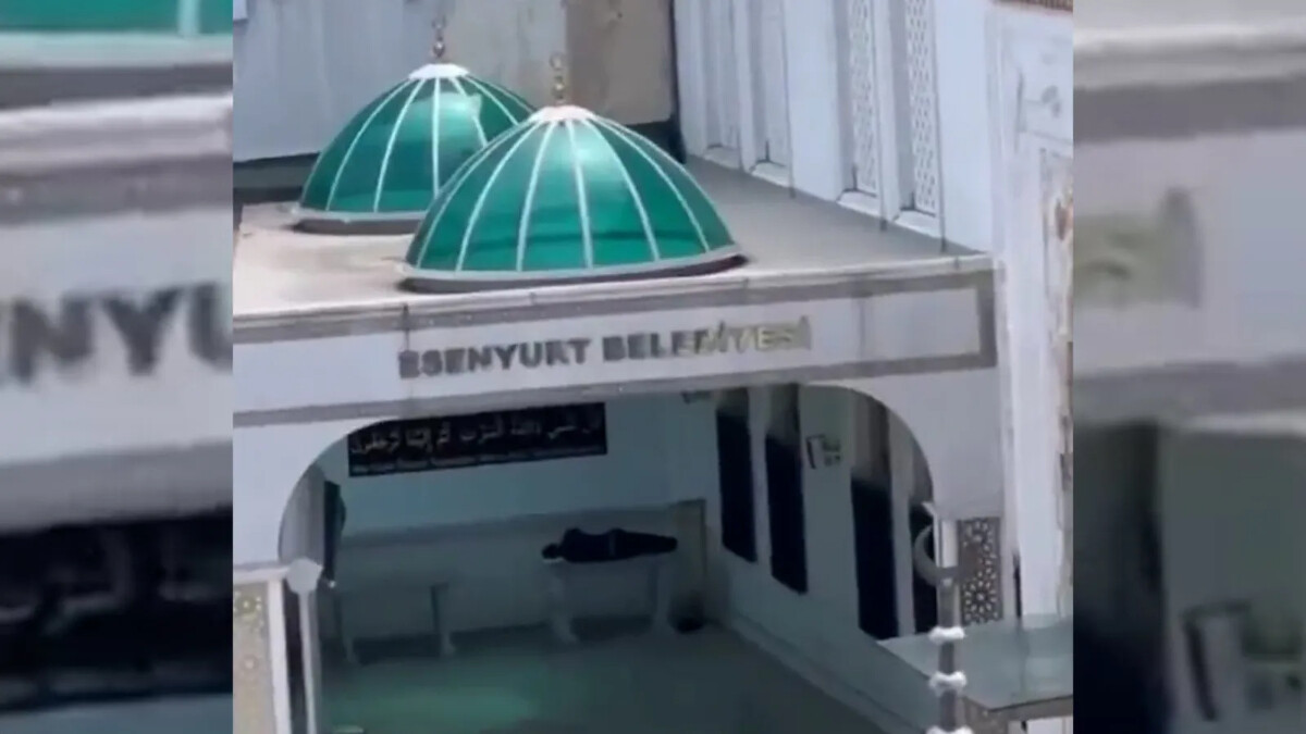 İstanbul’da tüyler ürperten görüntü: Musalla taşında uyuyakaldı