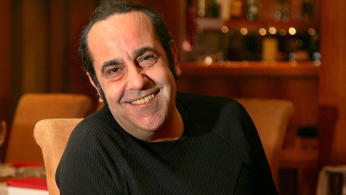 İşte Özkan Uğur’un oğlu! “Babasının genç hali”