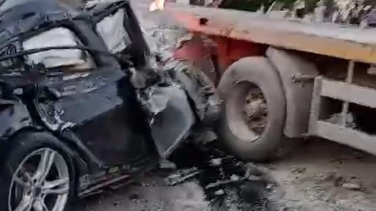 İzmir’de 26 yaşındaki gencin can verdiği feci kaza kamerada