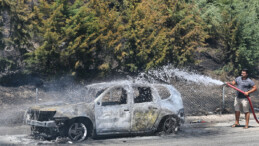 İzmir’de yanan otomobil orman yangınına sebep oldu