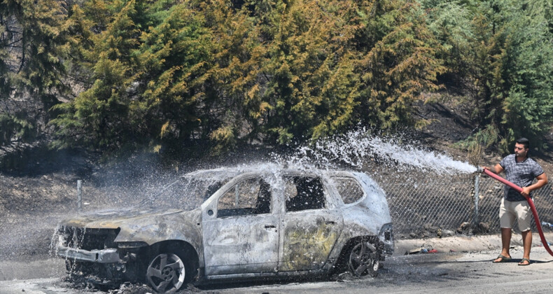 İzmir’de yanan otomobil orman yangınına sebep oldu