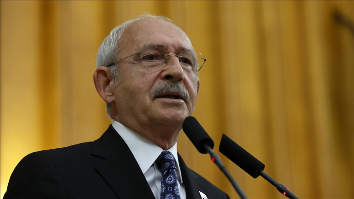 Kemal Kılıçdaroğlu partisinin grup toplantısında konuşuyor