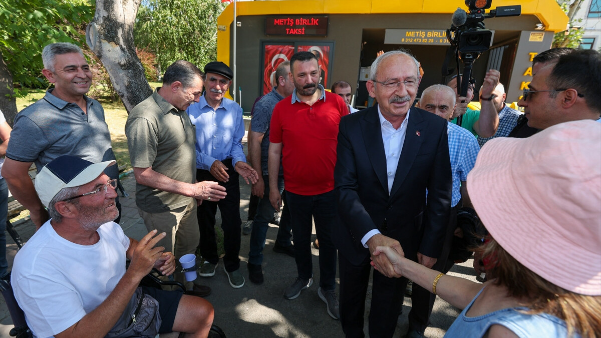 Kemal Kılıçdaroğlu taksici esnafını ziyaret etti: ÖTV artışına tepki gösterdi
