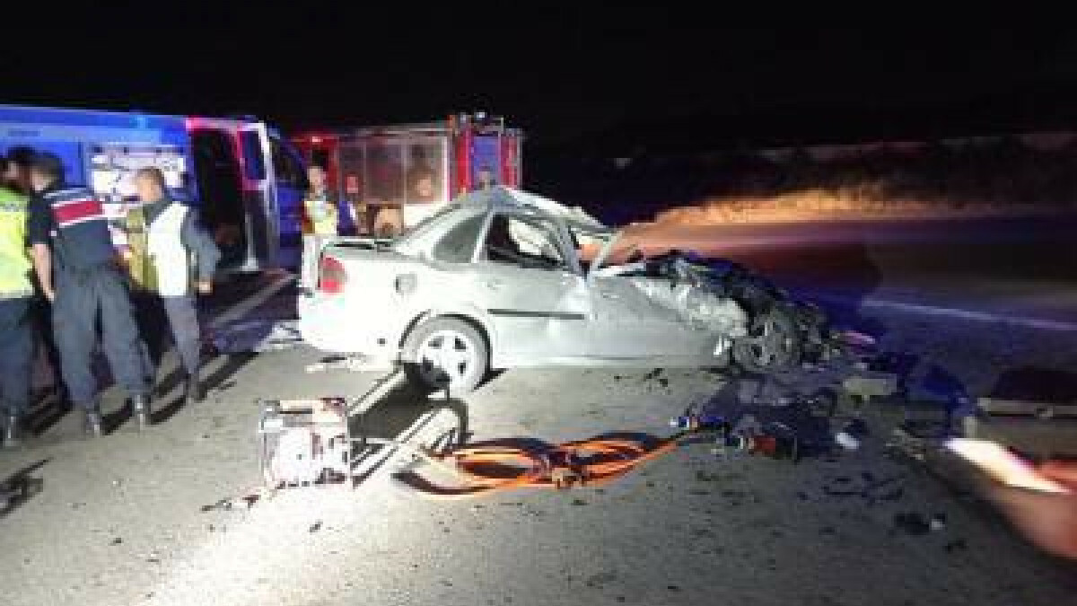 Kırşehir’de kamyonetle otomobil çarpıştı: 2 ölü