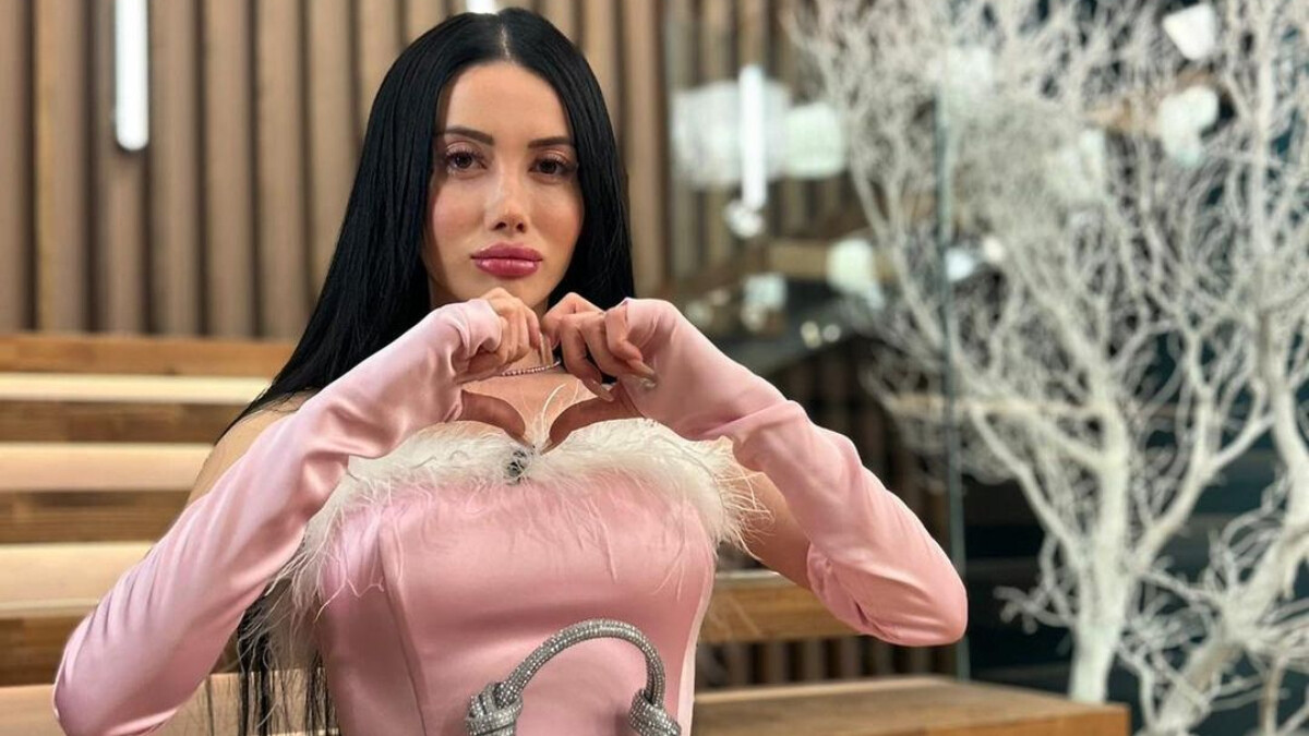 Kısmetse Olur’un aşko kuşko gelini Cansel’den olay pozlar! “Harbi Barbie”