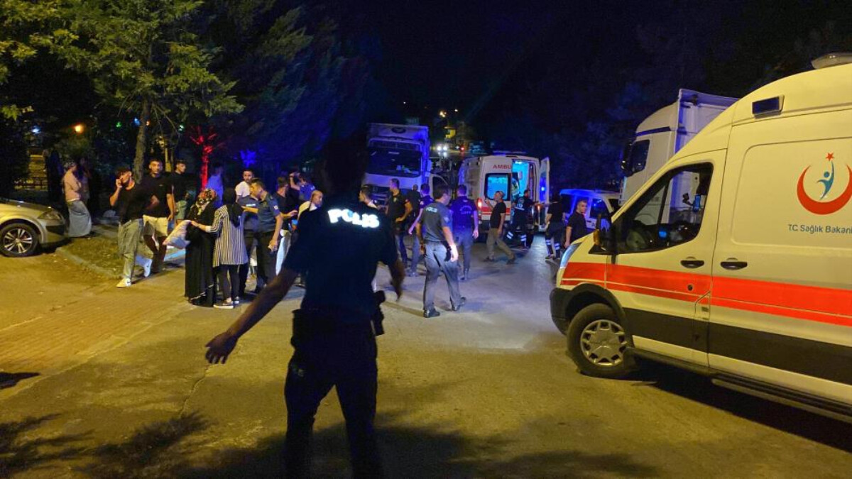 Kocaeli’de nişan sonrası yaşanan bıçaklı kavgada 2 kişi yaralandı