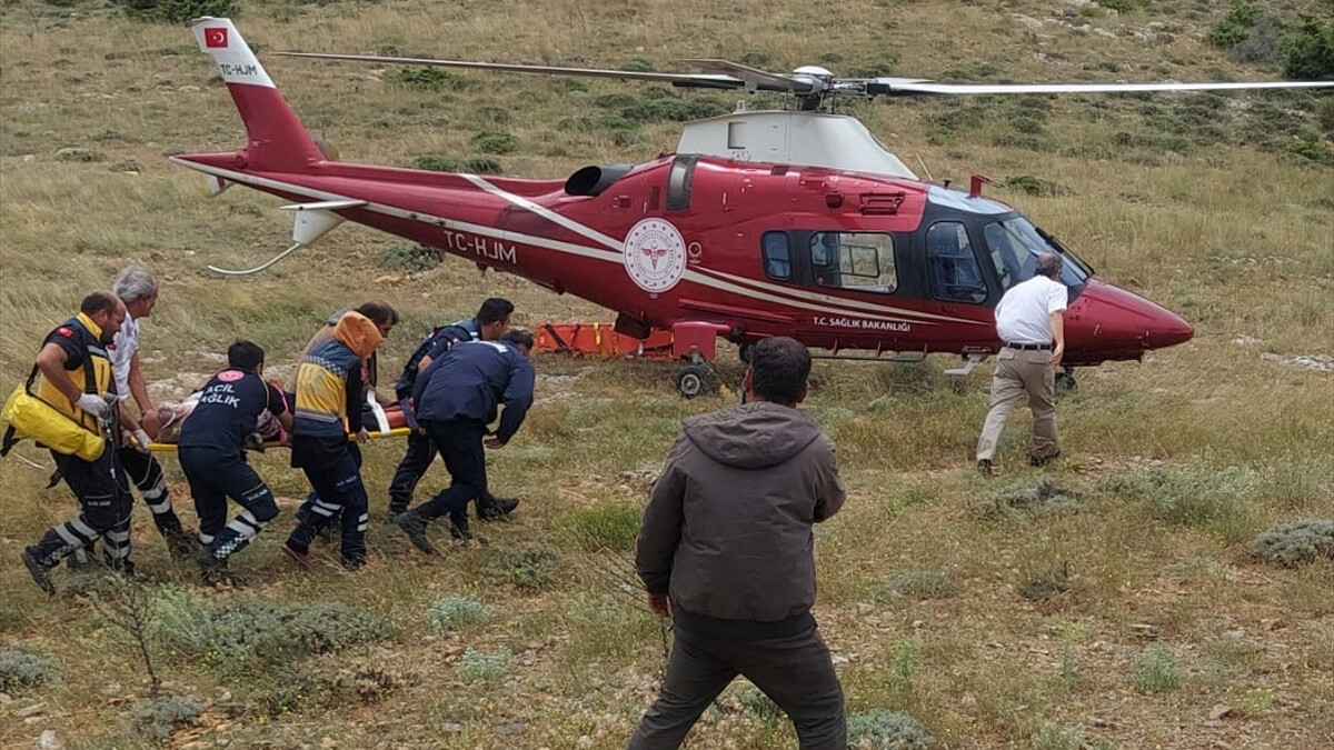 Konya’da dağda fenalaştı: İmdadına ambulans helikopter yetişti