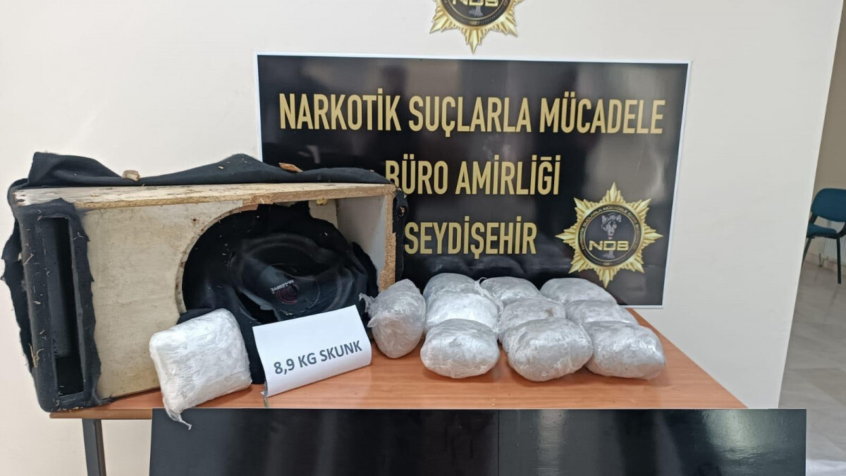 Konya’da otomobilin ses sisteminden uyuşturucu çıktı