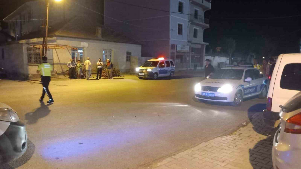 Konya’da otomobille çarpışan moto kurye hastaneye kaldırıldı