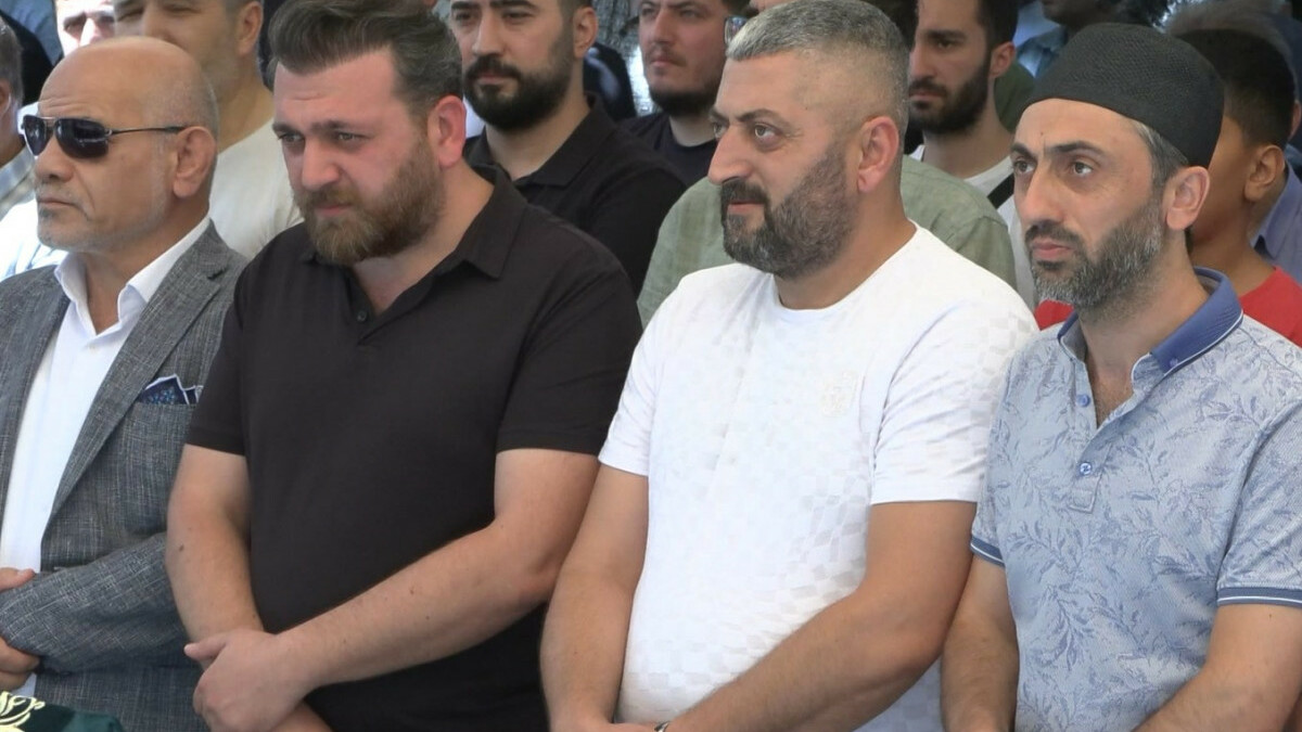 Küçükçekmece’de erkek arkadaşı tarafından öldürülen kadın defnedildi