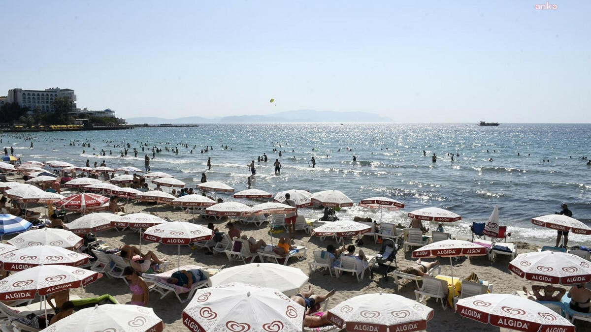 Kuşadası’nda Mavi Bayraklı Plajlar denetimden geçti