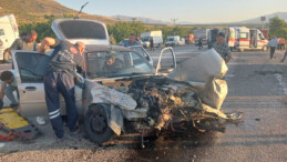 Malatya’da otomobiller kafa kafaya çarpıştı: 1 ölü 6 yaralı