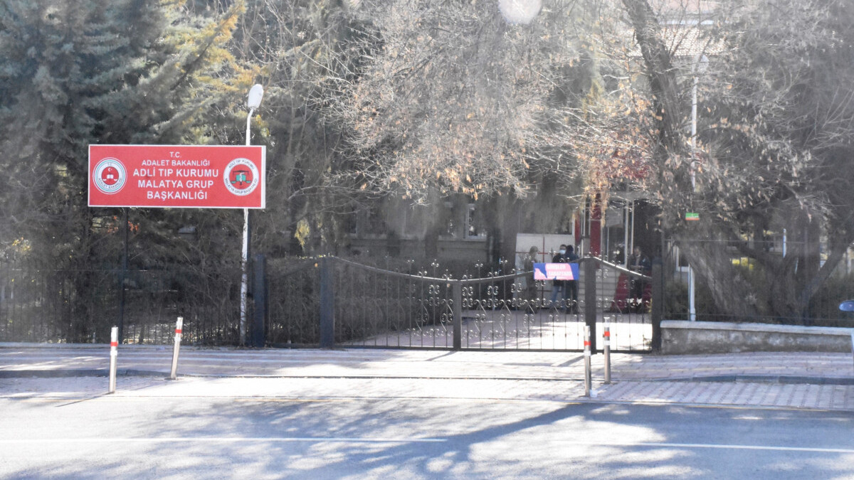 Malatya’da tartıştığı kocasının bıçakladığı kadın öldü