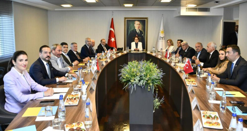 Meral Akşener, yeni Başkanlık Divanı üyeleriyle ilk toplantısını yaptı