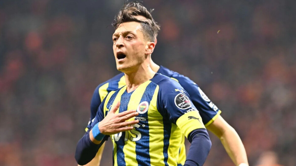 Mesut Özil’in dövmesinden rahatsız oldular: Ödülü geri istendi
