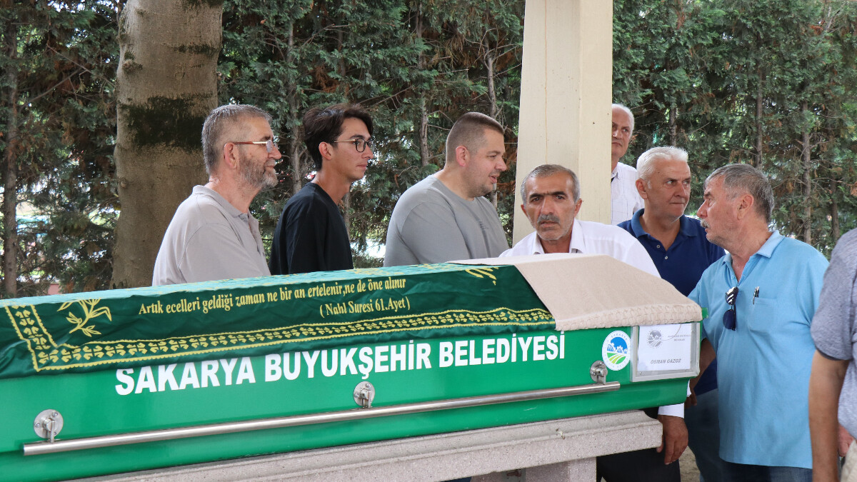 Milli okçu Mete Gazoz’un dedesi son yolculuğuna uğurlandı