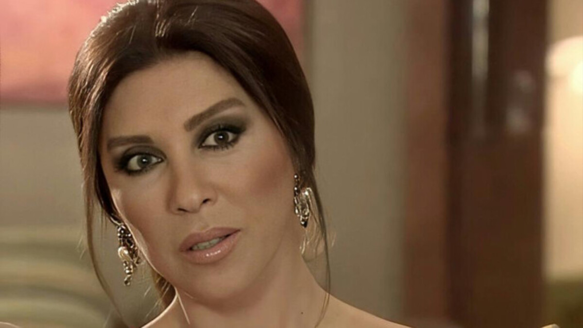 Nebahat Çehre “Barbie” oldu! Görenler hayran kaldı: “Firdevs Yöreoğlu sahnede”