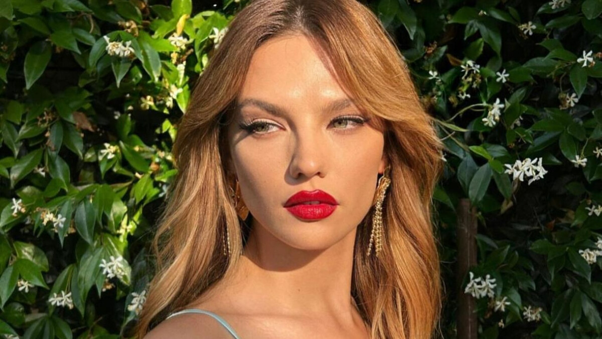 Nilsu Berfin Aktaş mayolu pozuyla mest etti! “Bu güzelliğe kalp dayanmaz”