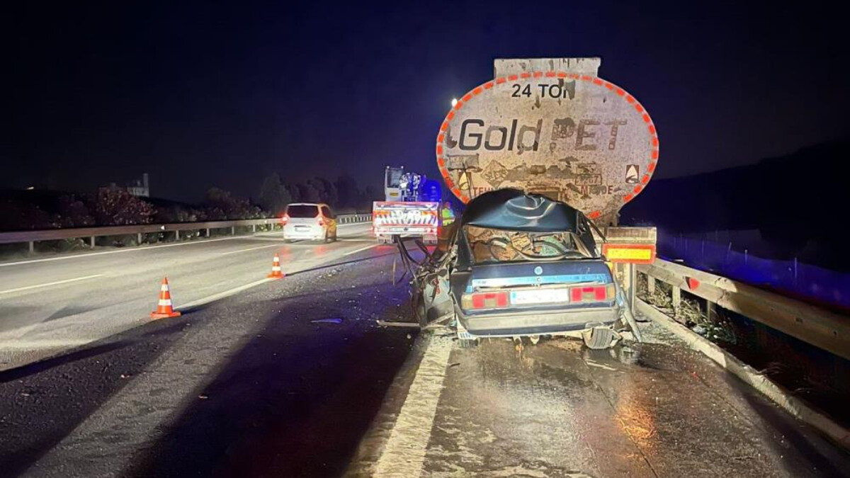 Osmaniye’de tankere arkadan çarpan otomobildeki 3 kişi can verdi