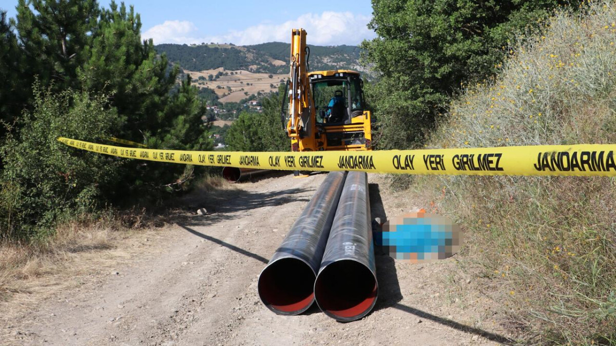 Samsun’da kayan çelik su borularının altında kalan iki işçi can verdi