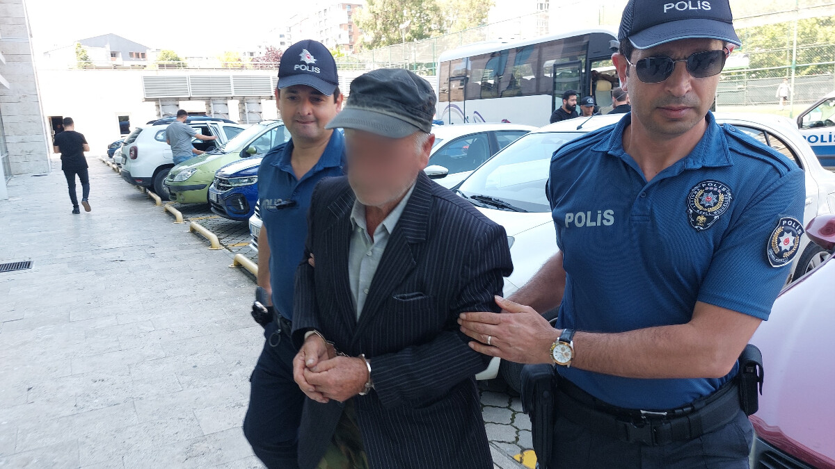 Samsun’da komşularına sinirlenen 81 yaşındaki dede 2 kişiyi yaraladı