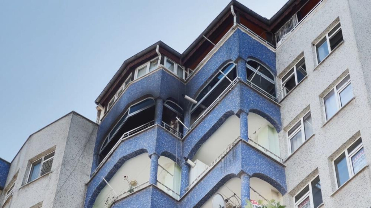 Samsun’da sigara koltuğu yaktı: 2 kişi dumandan etkilendi