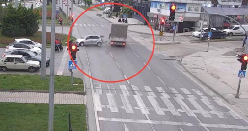 Samsun’daki trafik kazaları, KGYS kameralarına yansıdı